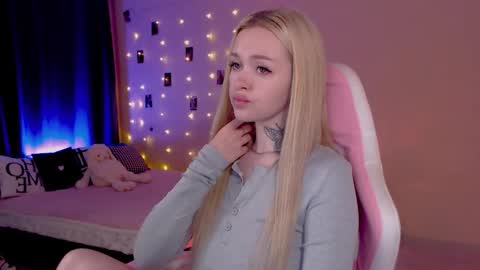 Snapshot of naughty_mablee chatting on 05/13/26, 01:47 Mable online show from 05/13/26, 01:47