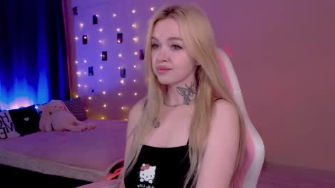 Snapshot of naughty_mablee chatting on 05/15/26, 01:01 Mable online show from 05/15/26, 01:01