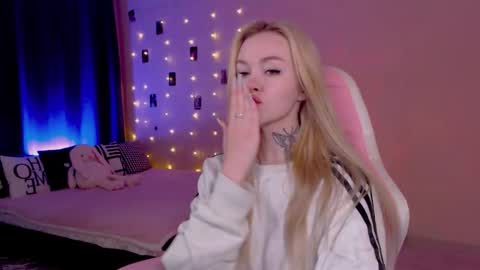 Snapshot of naughty_mablee chatting on 05/17/26, 12:41 Mable online show from 05/17/26, 12:41
