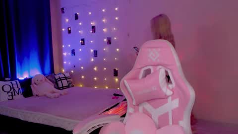 Snapshot of naughty_mablee chatting on 05/26/26, 01:23 Mable online show from 05/26/26, 01:23