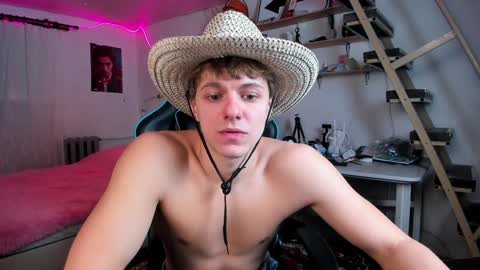 Snapshot of naughty_nik43 chatting on 02/04/25, 10:34 Nik online show from 02/04/25, 10:34