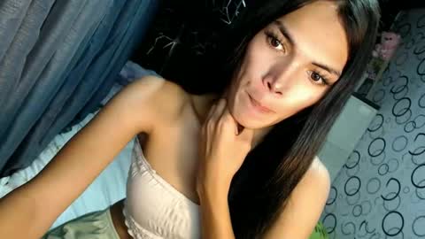 Snapshot of naughty_princess24 chatting on 10/11/25, 08:57 Ariela online show from 10/11/25, 08:57