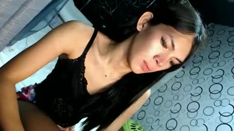 Snapshot of naughty_princess24 chatting on 10/15/25, 11:05 Ariela online show from 10/15/25, 11:05