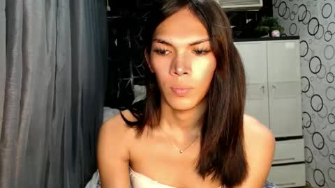 Snapshot of naughty_princess24 chatting on 05/27/26, 01:57 Ariela online show from 05/27/26, 01:57
