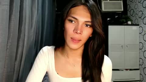 Snapshot of naughty_princess24 chatting on 06/01/26, 06:15 Ariela online show from 06/01/26, 06:15