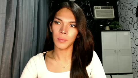 Snapshot of naughty_princess24 chatting on 06/16/26, 08:33 Ariela online show from 06/16/26, 08:33