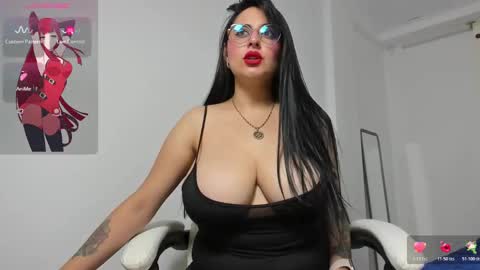 Snapshot of naughty_sexy_girl_1 chatting on 11/22/25, 01:48 Lau online show from 11/22/25, 01:48