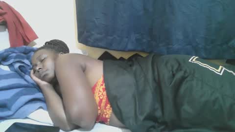 Snapshot of naughty_slender2 chatting on 09/18/25, 08:44 jn online show from 09/18/25, 08:44