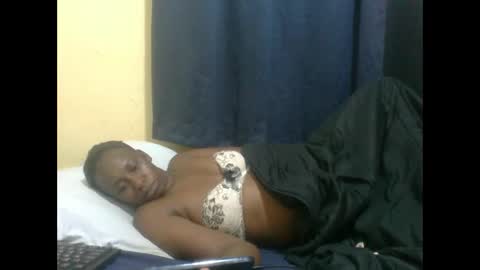 Snapshot of naughty_slender2 chatting on 05/08/26, 01:44 jn online show from 05/08/26, 01:44