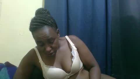 Snapshot of naughty_slender2 chatting on 05/29/26, 06:06 jn online show from 05/29/26, 06:06