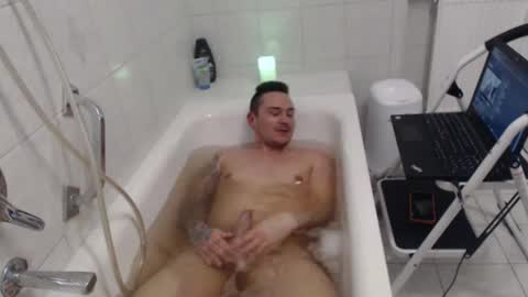 Snapshot of naughty_tobi93 chatting on 10/30/25, 04:41 naughty_tobi93 online show from 10/30/25, 04:41