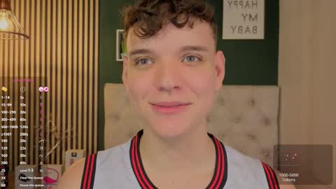 Snapshot of naughty_twink_ chatting on 10/05/25, 04:00 Noah online show from 10/05/25, 04:00