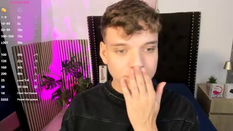 Snapshot of naughty_twink_ chatting on 10/09/25, 11:41 Noah online show from 10/09/25, 11:41