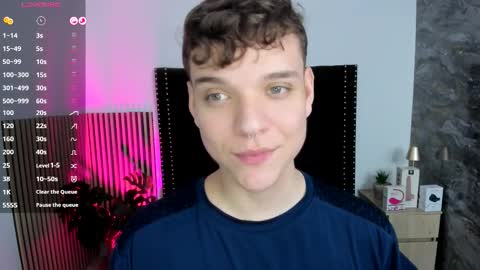 Snapshot of naughty_twink_ chatting on 10/24/25, 01:29 Noah online show from 10/24/25, 01:29