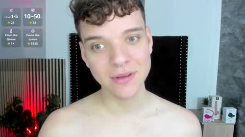 Snapshot of naughty_twink_ chatting on 11/20/25, 01:11 Noah online show from 11/20/25, 01:11