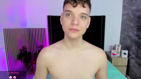 Snapshot of naughty_twink_ chatting on 11/29/25, 11:13 Noah online show from 11/29/25, 11:13