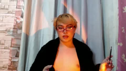 naughty_ursula21xxx online show from 02/07/25, 12:28