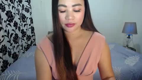 Snapshot of naughtyandsweetx chatting on 12/28/24, 12:47 May online show from 12/28/24, 12:47