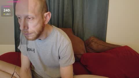 Snapshot of naughtybeeky chatting on 03/09/26, 02:59 Beeker online show from 03/09/26, 02:59