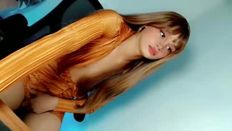 Snapshot of naughtybella_ chatting on 01/16/25, 01:48 bella online show from 01/16/25, 01:48