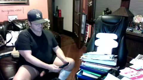 Snapshot of naughtybone chatting on 12/30/24, 06:42 naughtybone online show from 12/30/24, 06:42