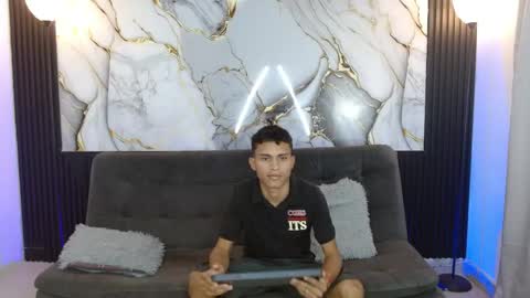 Jader  y  Esteban online show from 04/18/26, 12:20