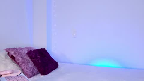 Snapshot of naughtybunnyy_1 chatting on 05/17/26, 12:08 online show from 05/17/26, 12:08