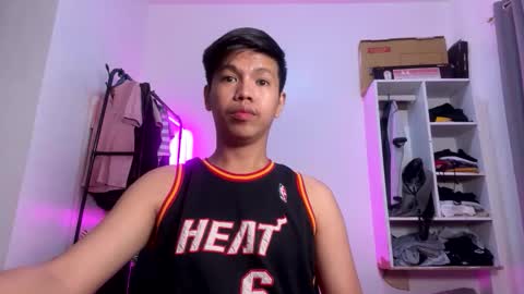 Snapshot of naughtybutsexy69 chatting on 10/05/25, 08:56 Arch online show from 10/05/25, 08:56