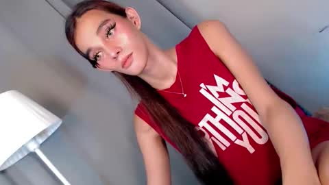 Snapshot of naughtygirlintown chatting on 12/14/25, 04:18 Mariella online show from 12/14/25, 04:18