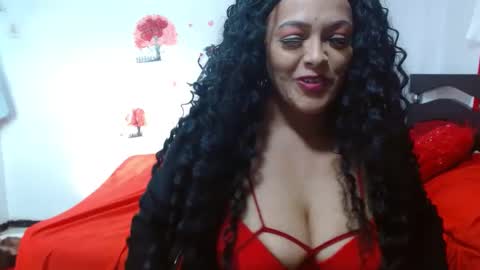 Snapshot of naughtygoddesss chatting on 10/12/25, 09:36 naughtygoddesss online show from 10/12/25, 09:36