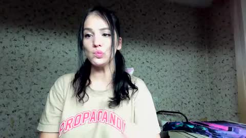 Anasteysha online show from 10/17/25, 02:19