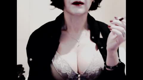 Snapshot of naughtyjenniferxx chatting on 05/07/26, 02:06 Jenny online show from 05/07/26, 02:06