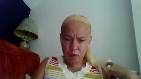 Snapshot of naughtyjennyblondeuk chatting on 07/25/26, 03:31 naughtyjennyblondeuk online show from 07/25/26, 03:31