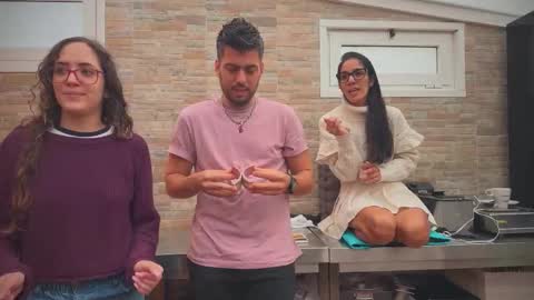 ANDREA STEPH  MIKE online show from 10/21/25, 08:37