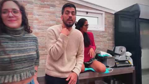 ANDREA STEPH  MIKE online show from 12/05/25, 10:46