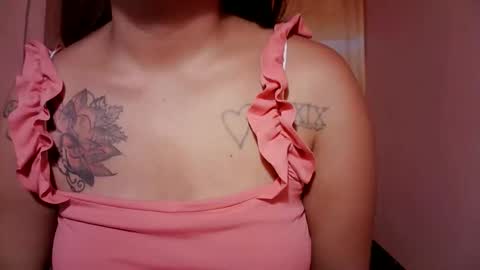 naughtymom_33 online show from 11/18/25, 08:13