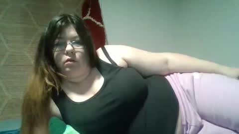 Snapshot of naughtynatalie1988x chatting on 05/21/26, 06:31 Natalie online show from 05/21/26, 06:31