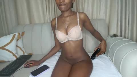 Snapshot of naughtyruby12 chatting on 05/30/26, 02:47 shyreen online show from 05/30/26, 02:47
