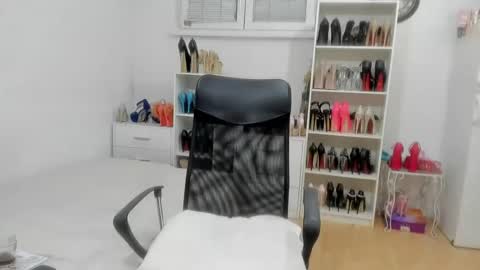 Snapshot of naughtysabine1 chatting on 06/13/26, 09:13 naughtysabine1 online show from 06/13/26, 09:13