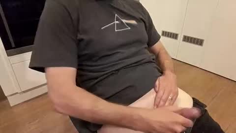 Snapshot of naughtyxdaddy chatting on 10/11/25, 02:15 James online show from 10/11/25, 02:15
