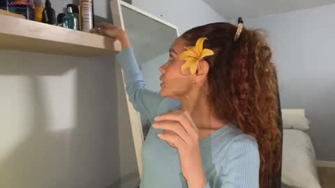 Snapshot of naugthtycurls chatting on 12/15/25, 04:22 Arantxa online show from 12/15/25, 04:22