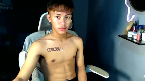 Snapshot of naugthyboyloy chatting on 05/25/26, 06:47 Loy online show from 05/25/26, 06:47