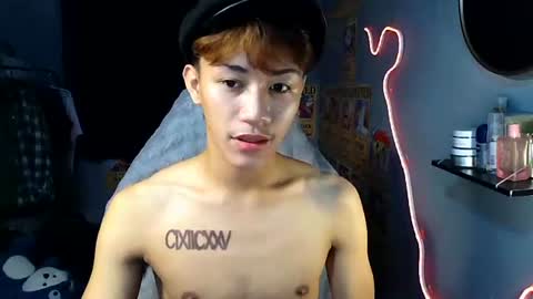 Snapshot of naugthyboyloy chatting on 07/15/26, 08:30 Loy online show from 07/15/26, 08:30
