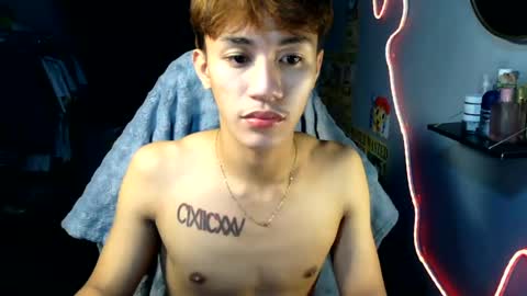 Snapshot of naugthyboyloy chatting on 07/19/26, 06:33 Loy online show from 07/19/26, 06:33