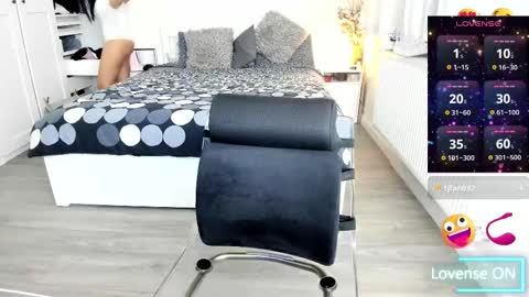 KimBeee online show from 02/18/25, 06:59