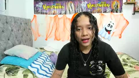 nay_and_aleja online show from 10/25/25, 03:03
