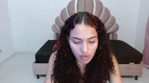 naya_fox1 online show from 12/21/25, 01:35