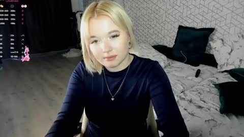 nayalina online show from 04/22/26, 03:09