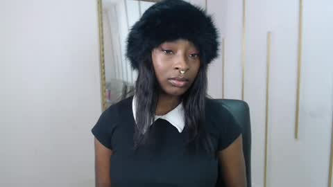Nayaris 3 online show from 05/15/26, 04:14