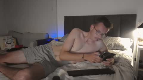 nayesie02 online show from 03/18/26, 12:19